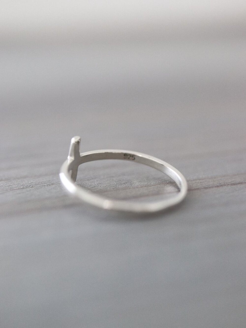 S925 Cross Style Ring Sterling Silver Stamped 925 - Picture 2 of 4